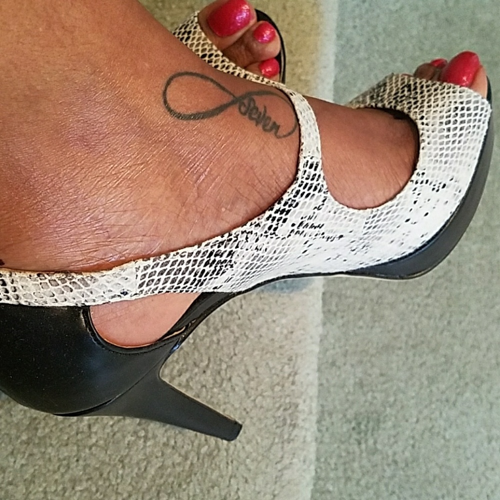 **NEW YEARS SALE**Beautiful Style & Co heels